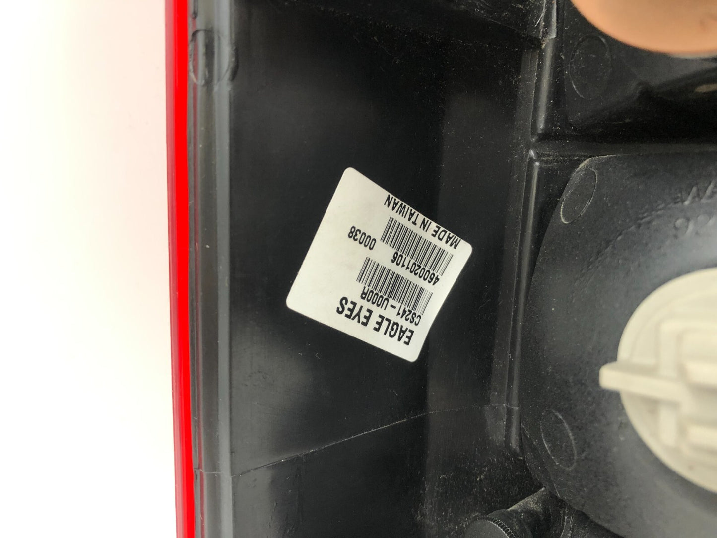 2007-2010 Jeep Compass Passenger Side Tail Light Taillight OEM C03B55009