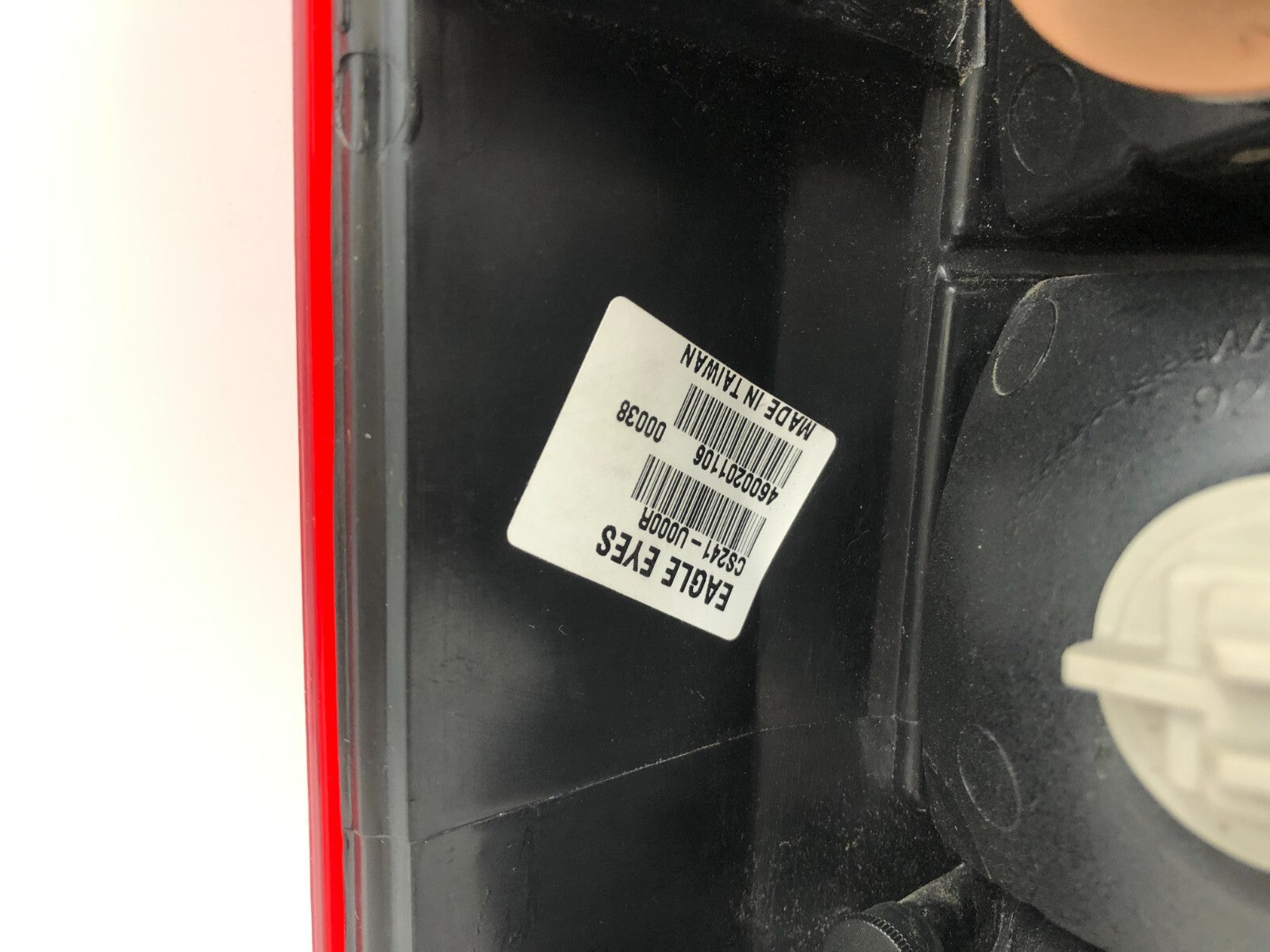 2007-2010 Jeep Compass Passenger Side Tail Light Taillight OEM C03B55009