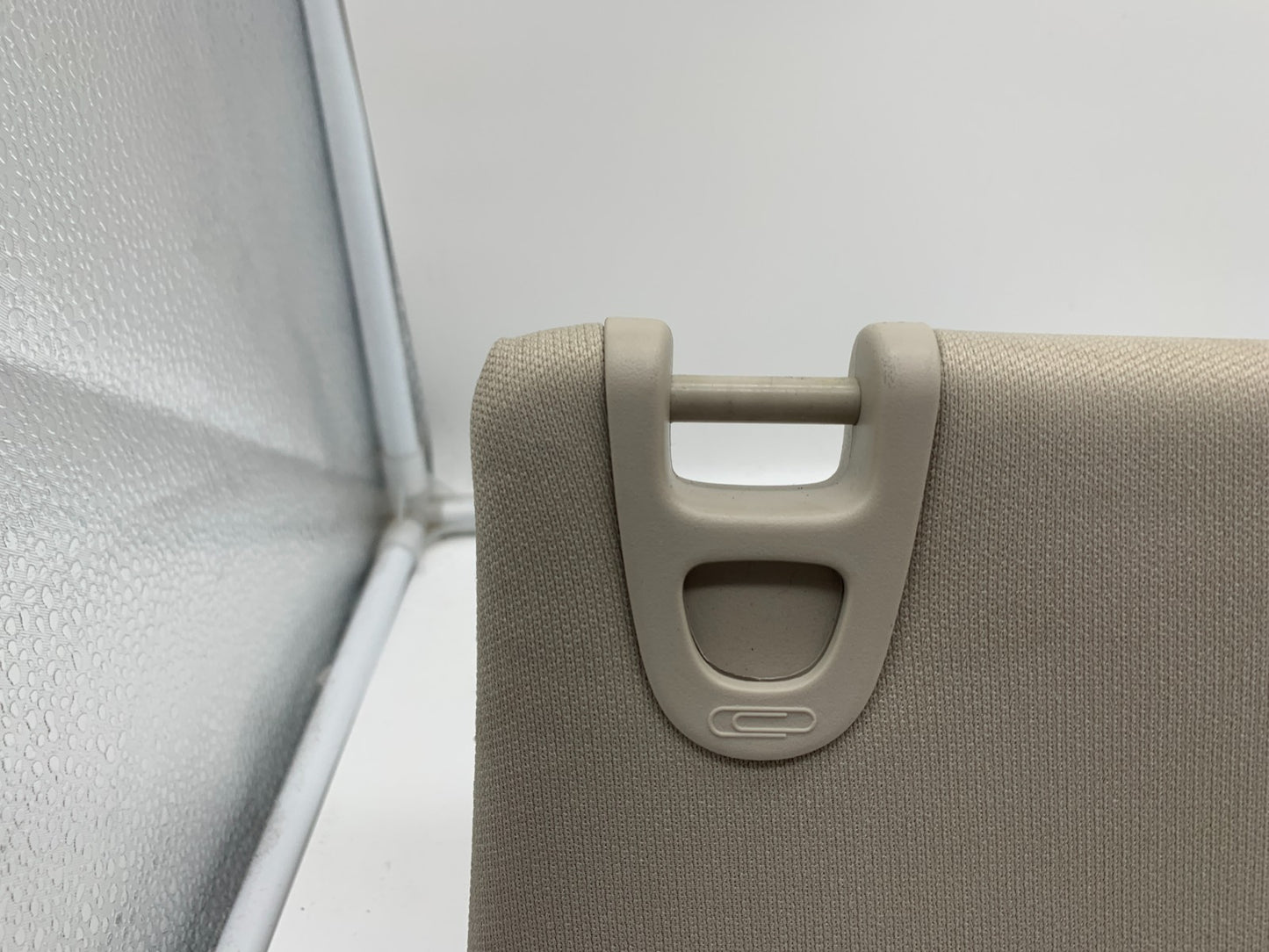 2014-2018 Jeep Grand Cherokee Passenger Sun Visor Gray Illuminated OEM D03B19015