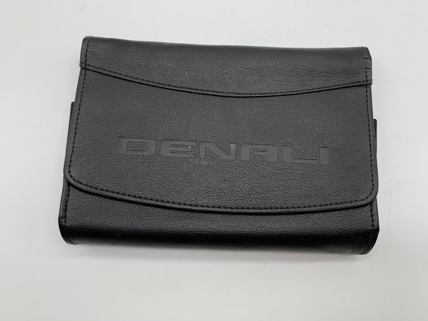 2016 GMC Yukon Denali Owners Manual Set with Case OEM C03B44005