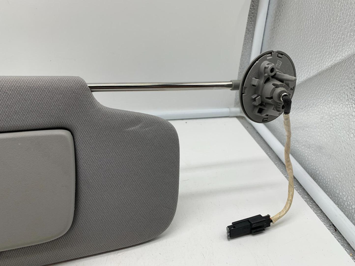 2020-2022 Chevrolet Equinox Passenger Sun Visor Gray OEM B04B56009