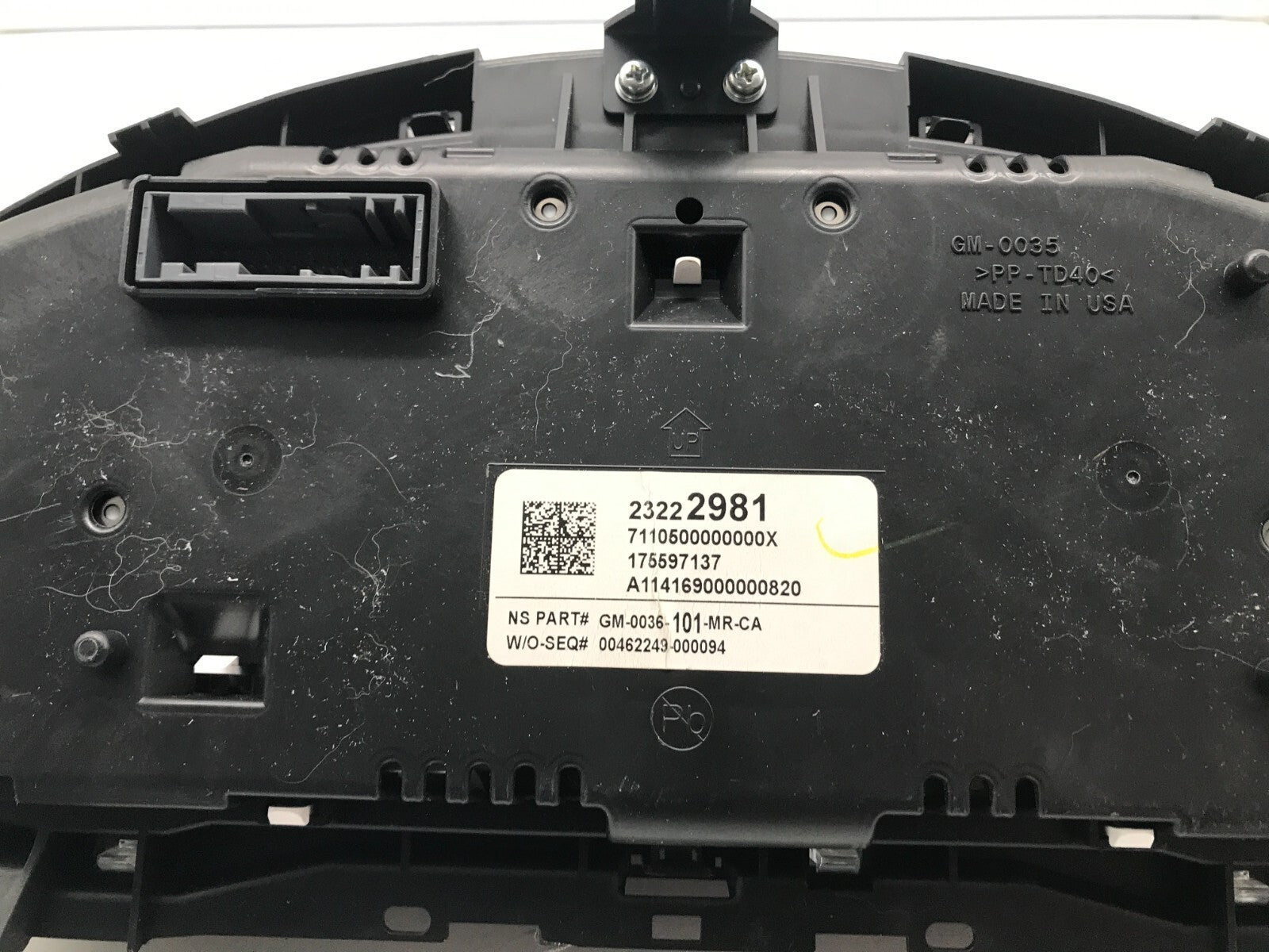 2015 Buick Regal Speedometer Instrument Cluster 12231 Miles OEM D04B10035