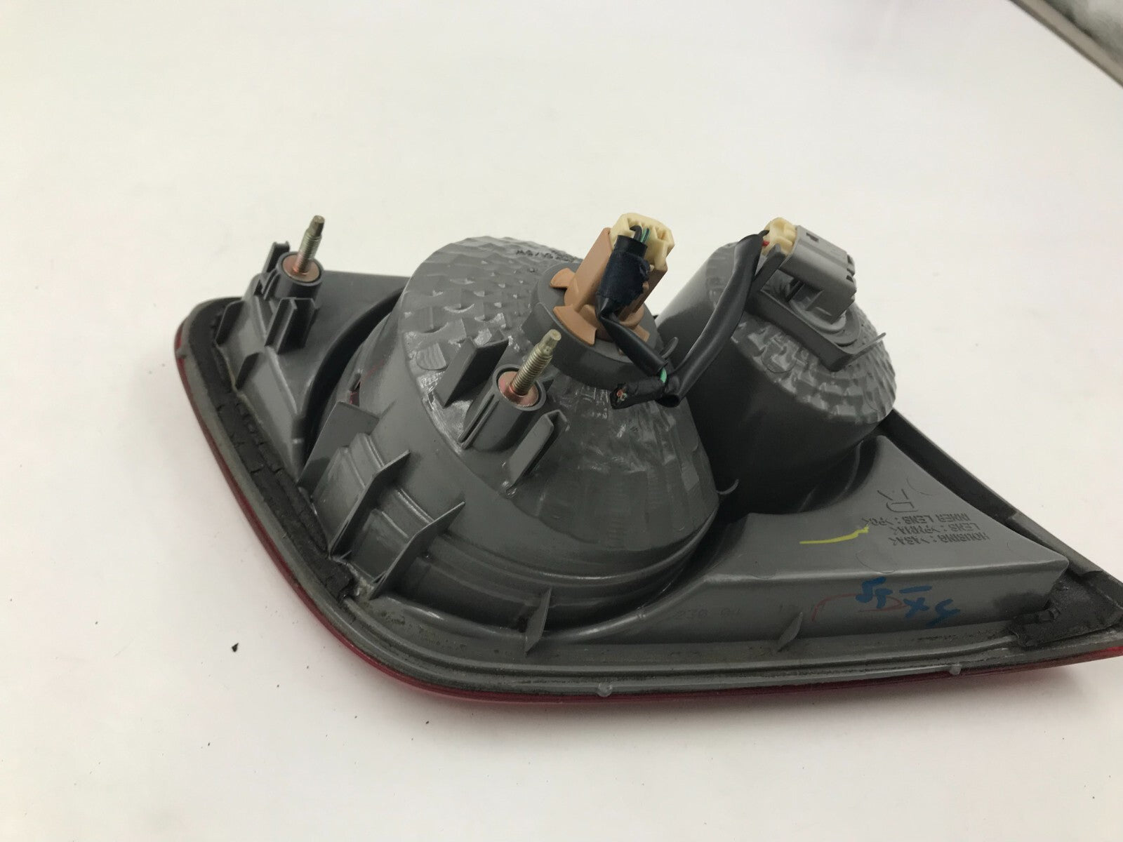 2003-2005 Mazda 6 Passenger Tail Light Taillight Lamp OEM D04B29035