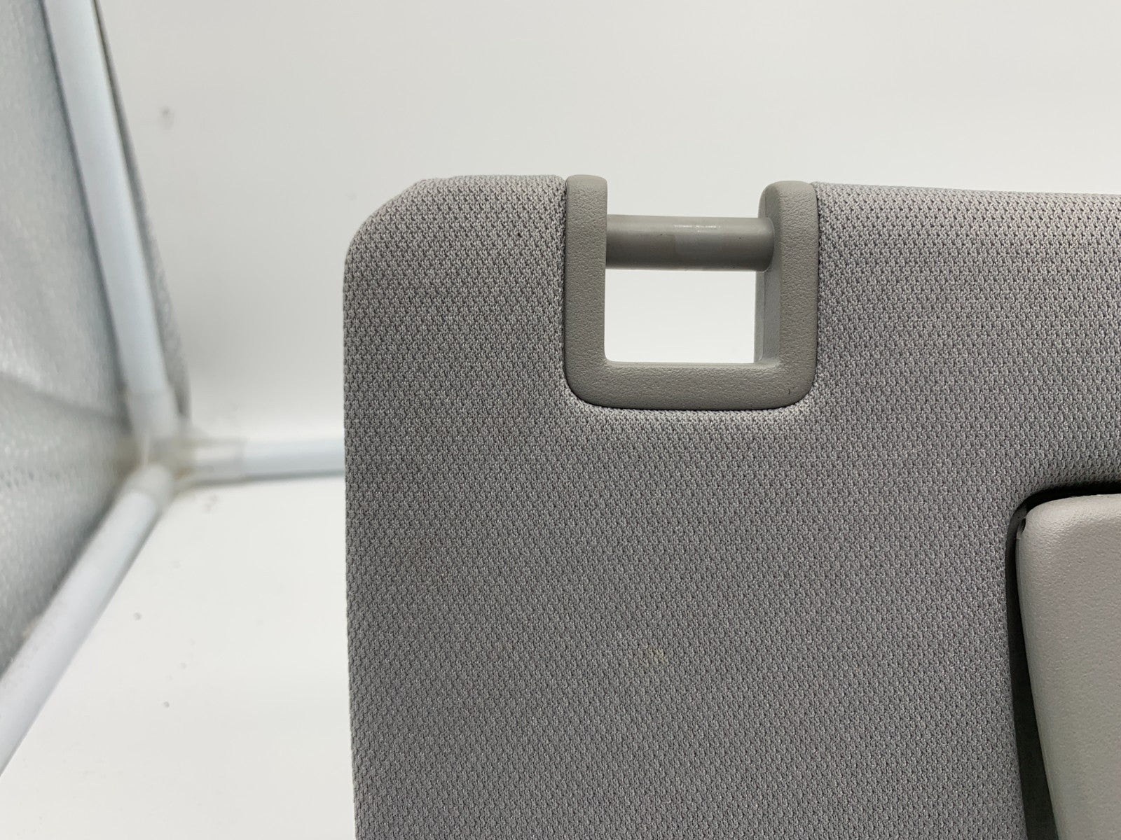 2018-2020 Chevrolet Equinox Passenger Sun Visor Gray Illuminated OEM B03B46052