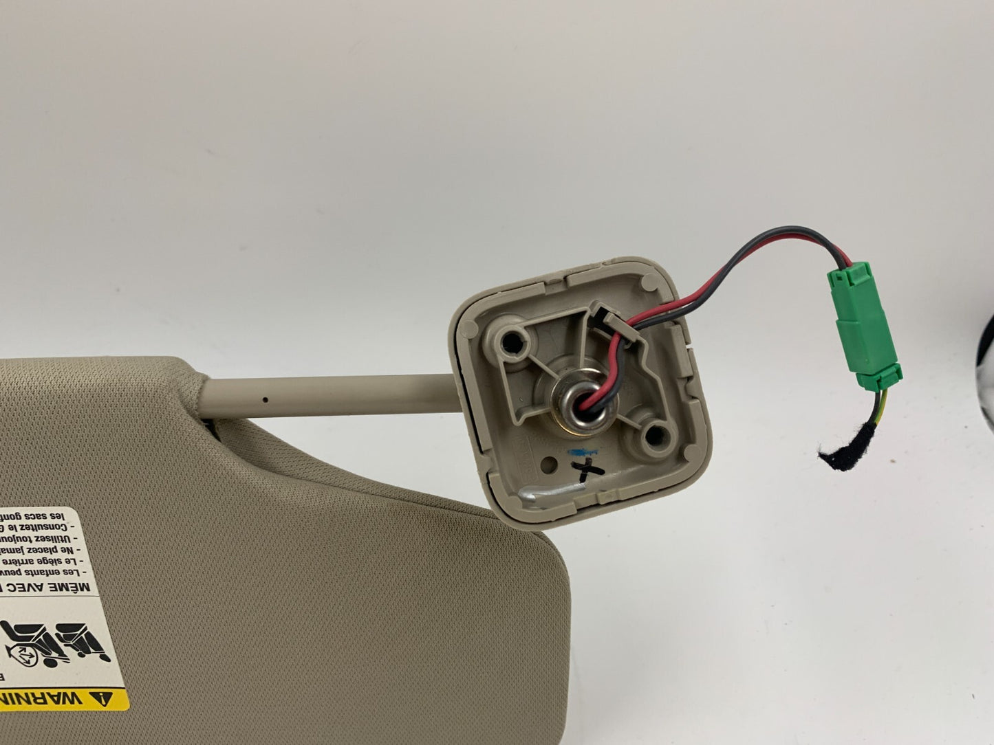 2010-2011 Ford Taurus Driver Sun Visor Gray Illuminated OEM E01B67009