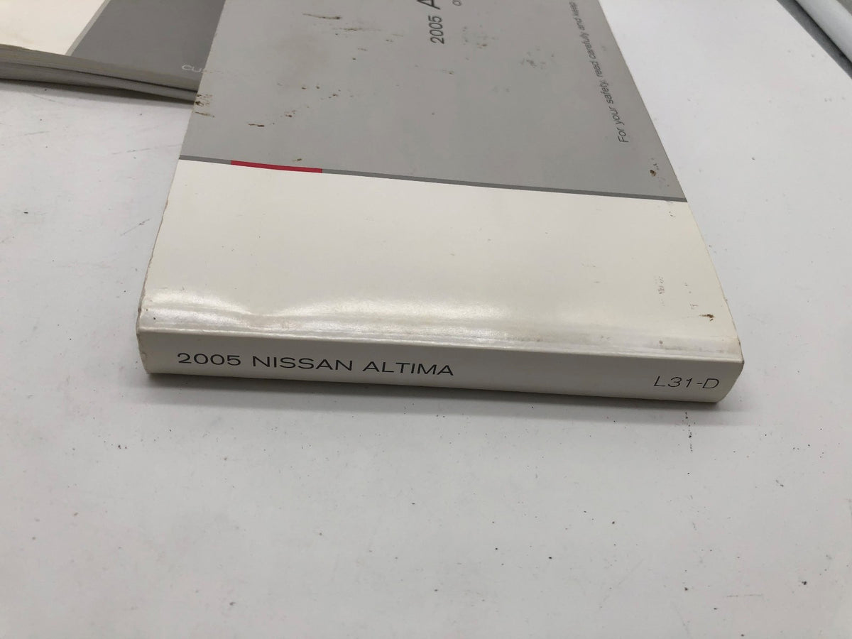 2005 Nissan Altima Owners Manual Set with Case OEM R01B50002