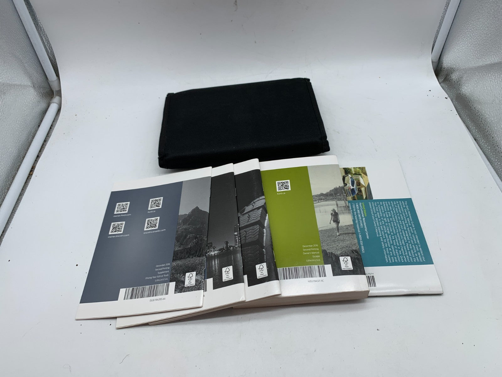 2017 Ford Escape Owners Manual Set with Case OEM B03B47004