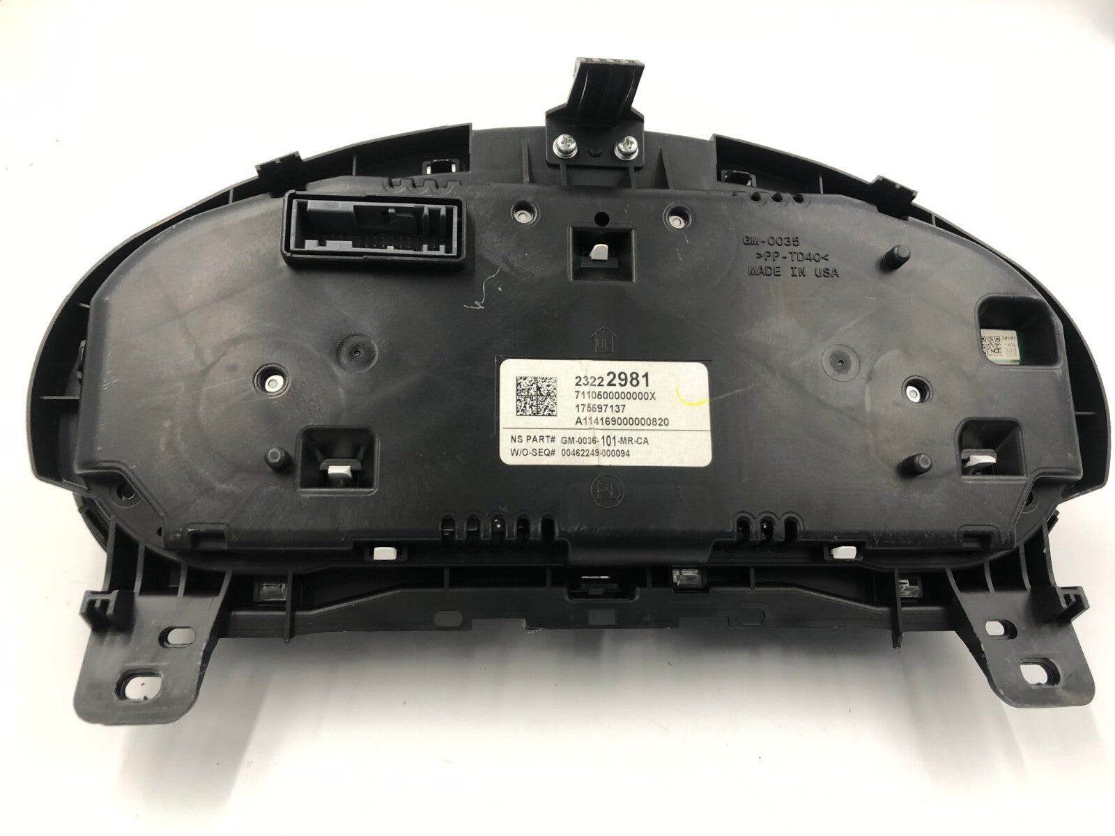 2015 Buick Regal Speedometer Instrument Cluster 12231 Miles OEM D04B10035
