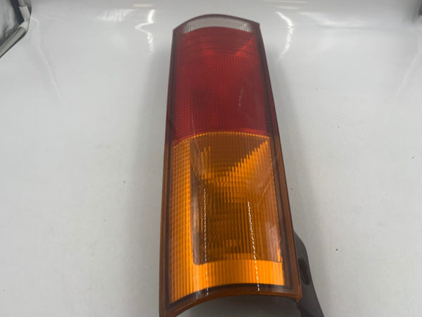 1997-2001 Honda CR-V Passenger Side Tail Light Taillight OEM E02B54053