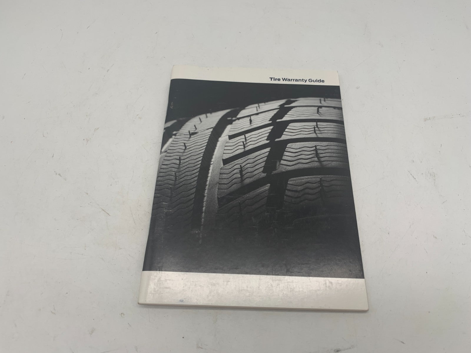 2017 Ford Taurus Owners Manual Set with Case OEM A01B12010
