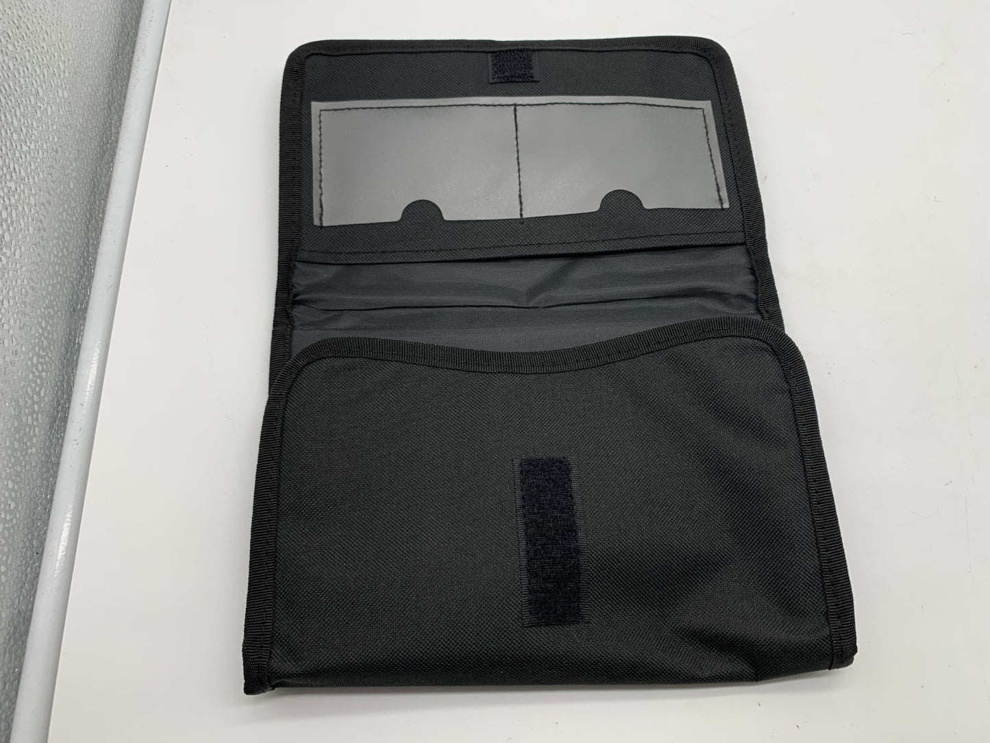 2017 Ford Fusion Owners Manual Set with Case OEM C01B31011
