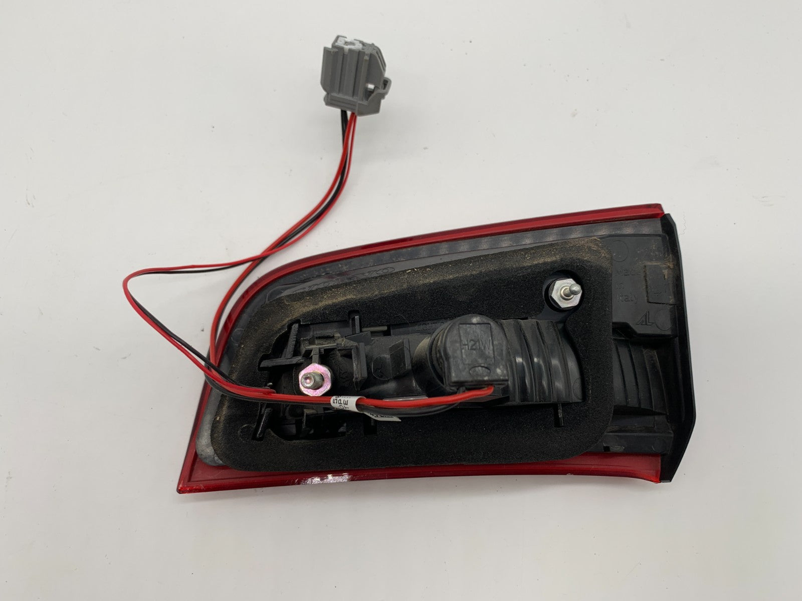 2014-2018 Volvo S60 Driver Side Lid Mounted Tail Light Taillight OEM C03B48007