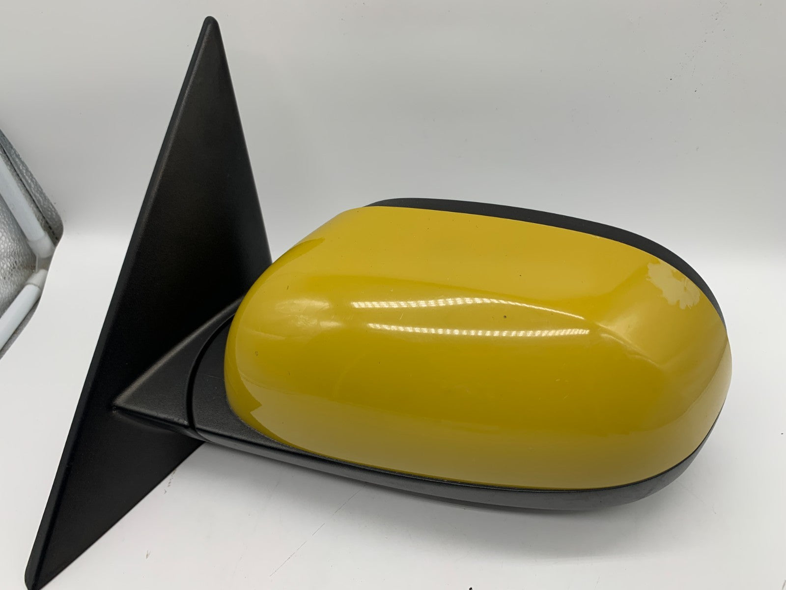 2014-2019 Kia Soul Driver Side View Power Door Mirror Yellow OEM A02B53031