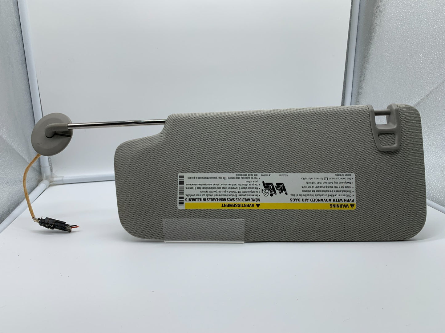 2013-2021 Buick Encore Passenger Sun Visor Gray Illuminated OEM A02B30006