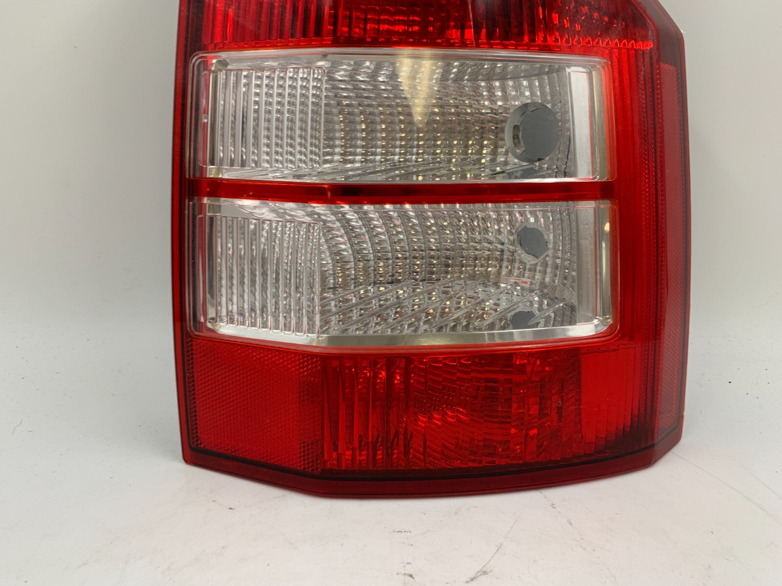2007-2010 Jeep Compass Passenger Side Tail Light Taillight OEM C04B28046