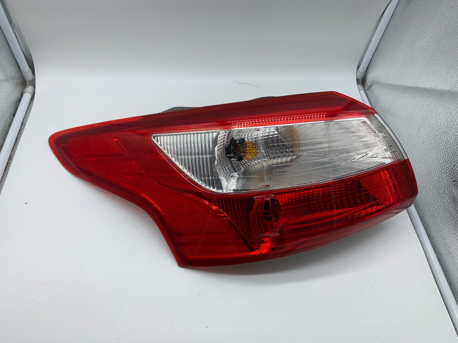 2012-2014 Ford Focus Driver Side Tail Light Taillight OEM B03B49001