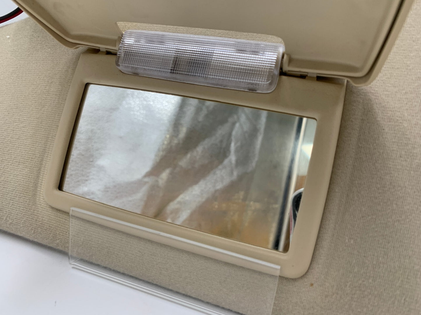 2008-2009 Ford Taurus Driver Sun Visor Illuminated Beige OEM D02B52018