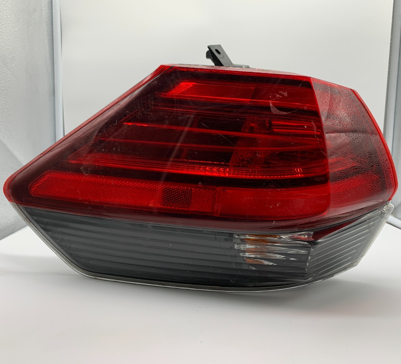 2017-2019 Nissan Rogue Driver Side Tail Light Taillight OEM A03B28084
