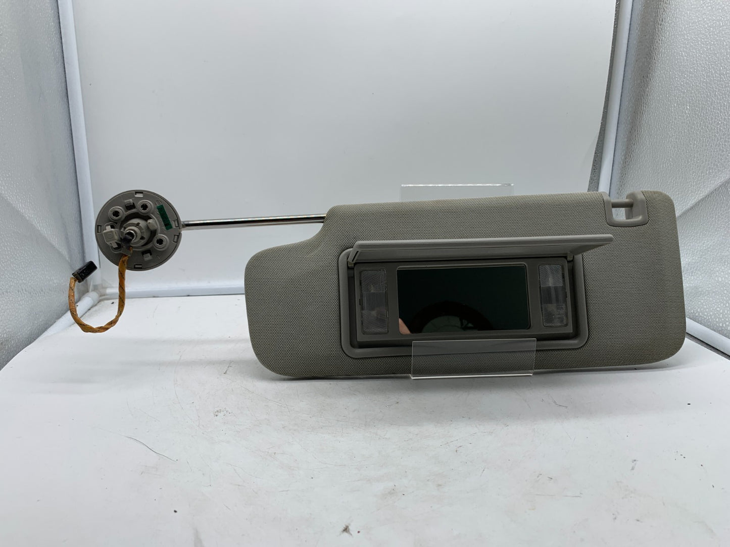 2013-2017 Cadillac XTS Driver Sun Visor Illuminated Gray OEM B01B11003