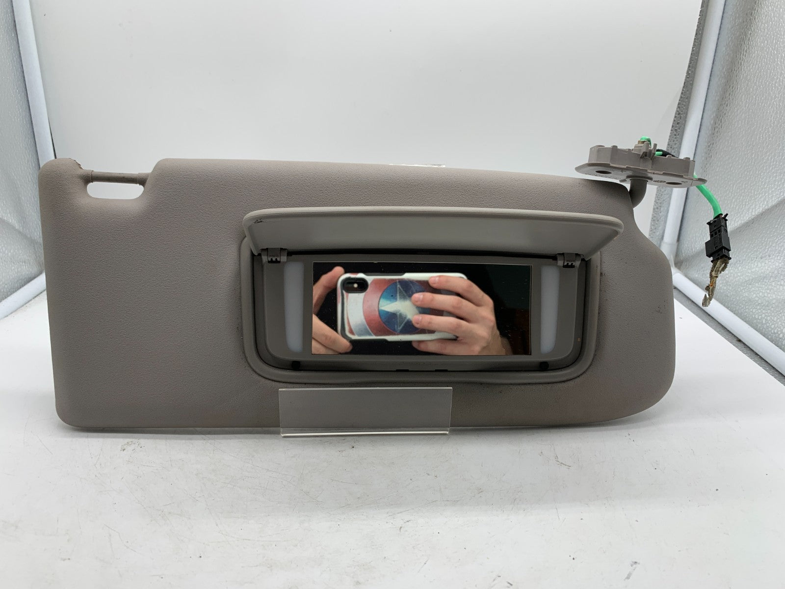 2004-2006 Volvo V40 Passenger Sun Visor Gray Illuminated OEM A03B39076