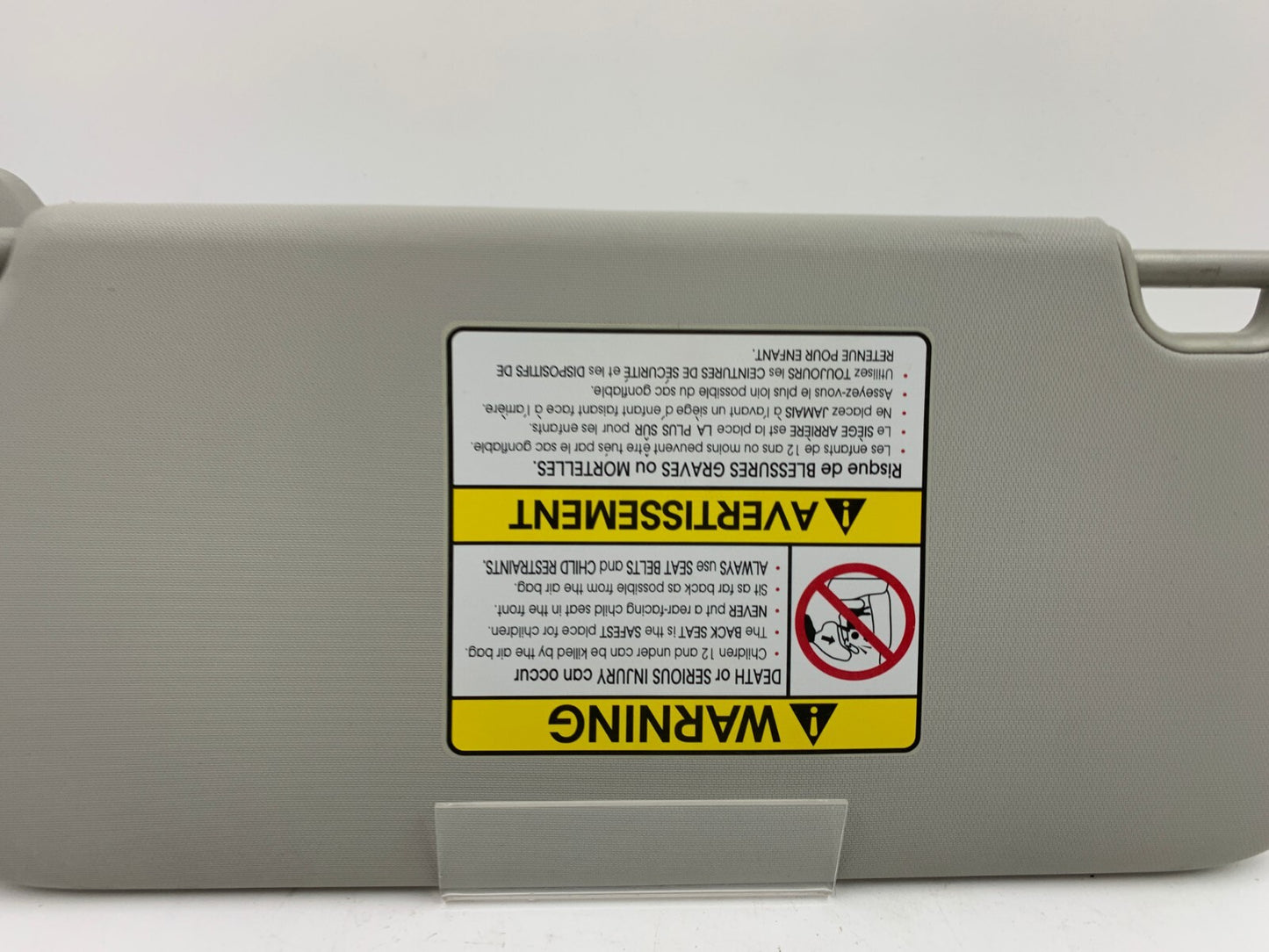 2014-2019 Kia Soul Passenger Sun Visor Gray Illuminated OEM E03B63007