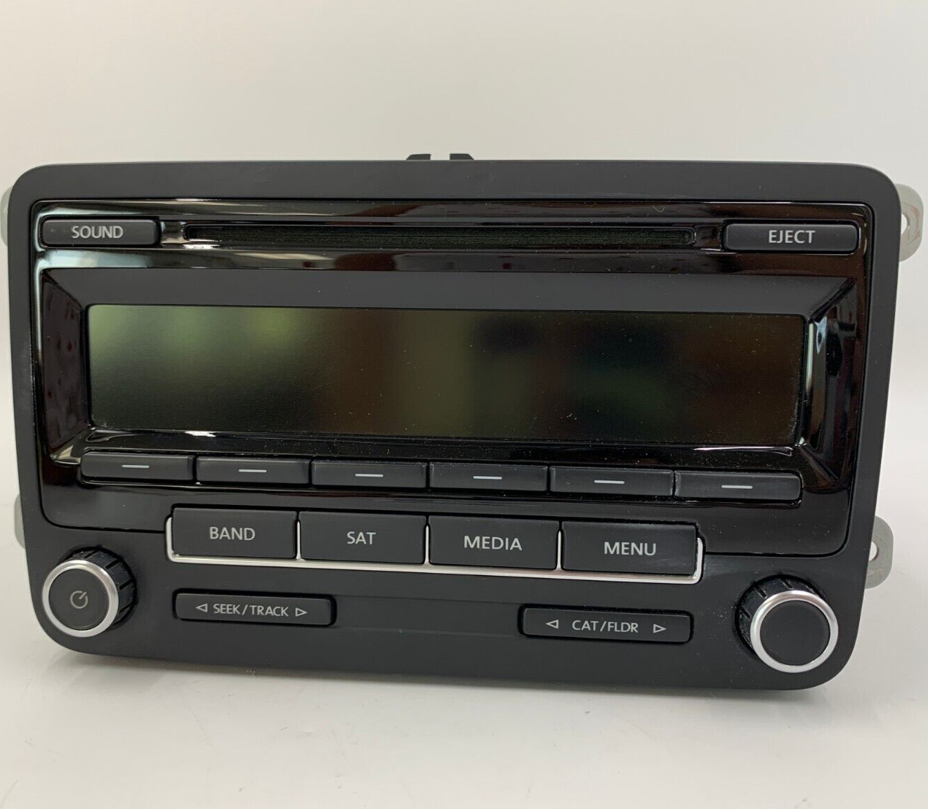 2013-2015 Volkswagen Passat AM FM CD Player Radio Receiver OEM B04B09004
