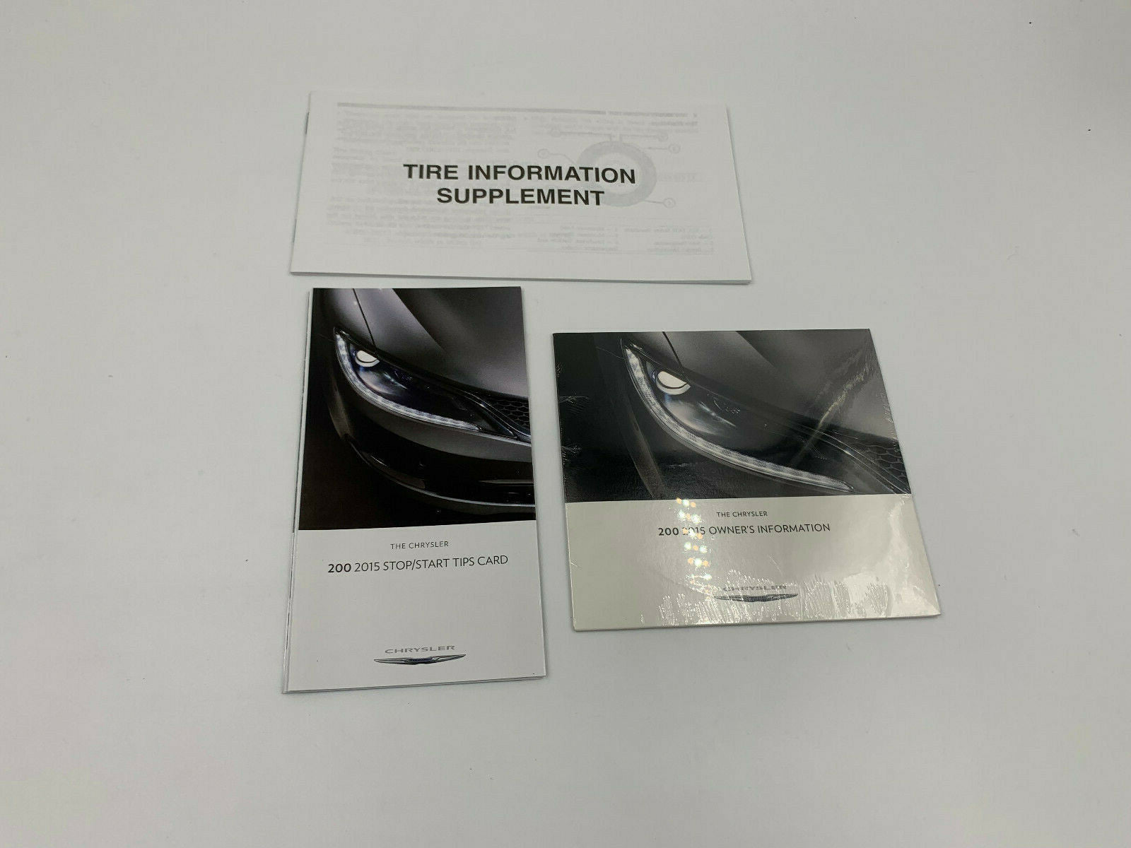 2015 Chrysler 200 Owners Manual with Case OEM C03B68011