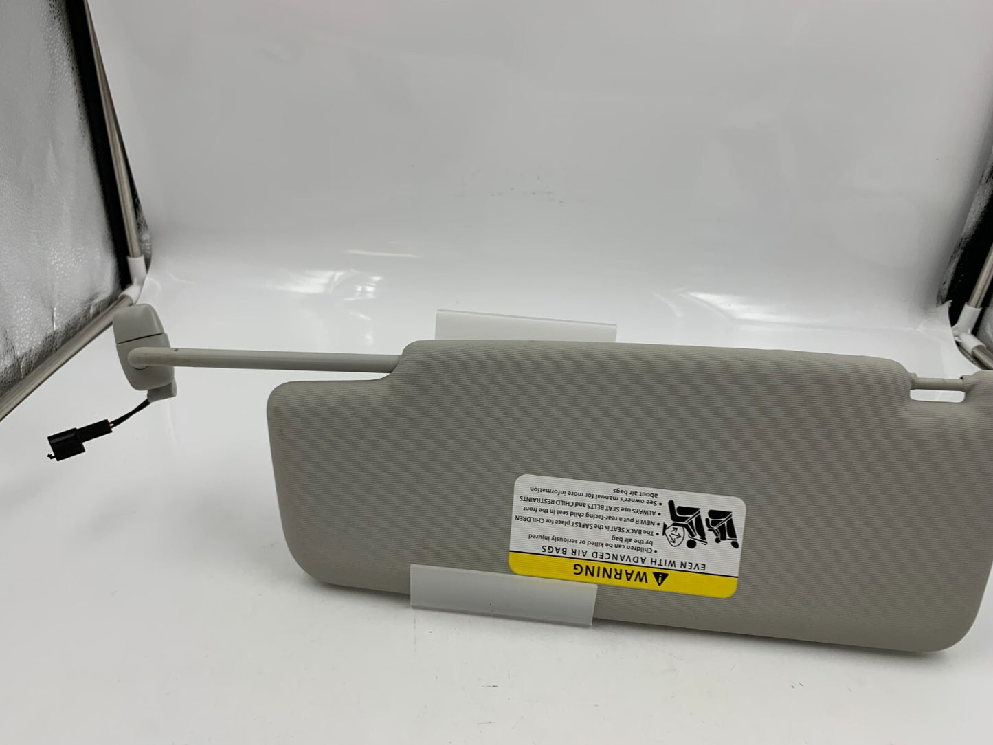2012-2020 Volkswagen Passat Passenger Sunvisor Gray Illumination OEM E02B21058