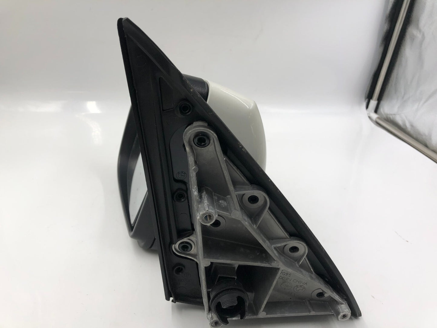 2011-2013 BMW X5 Driver Side View Power Door Mirror White OEM B03B24003