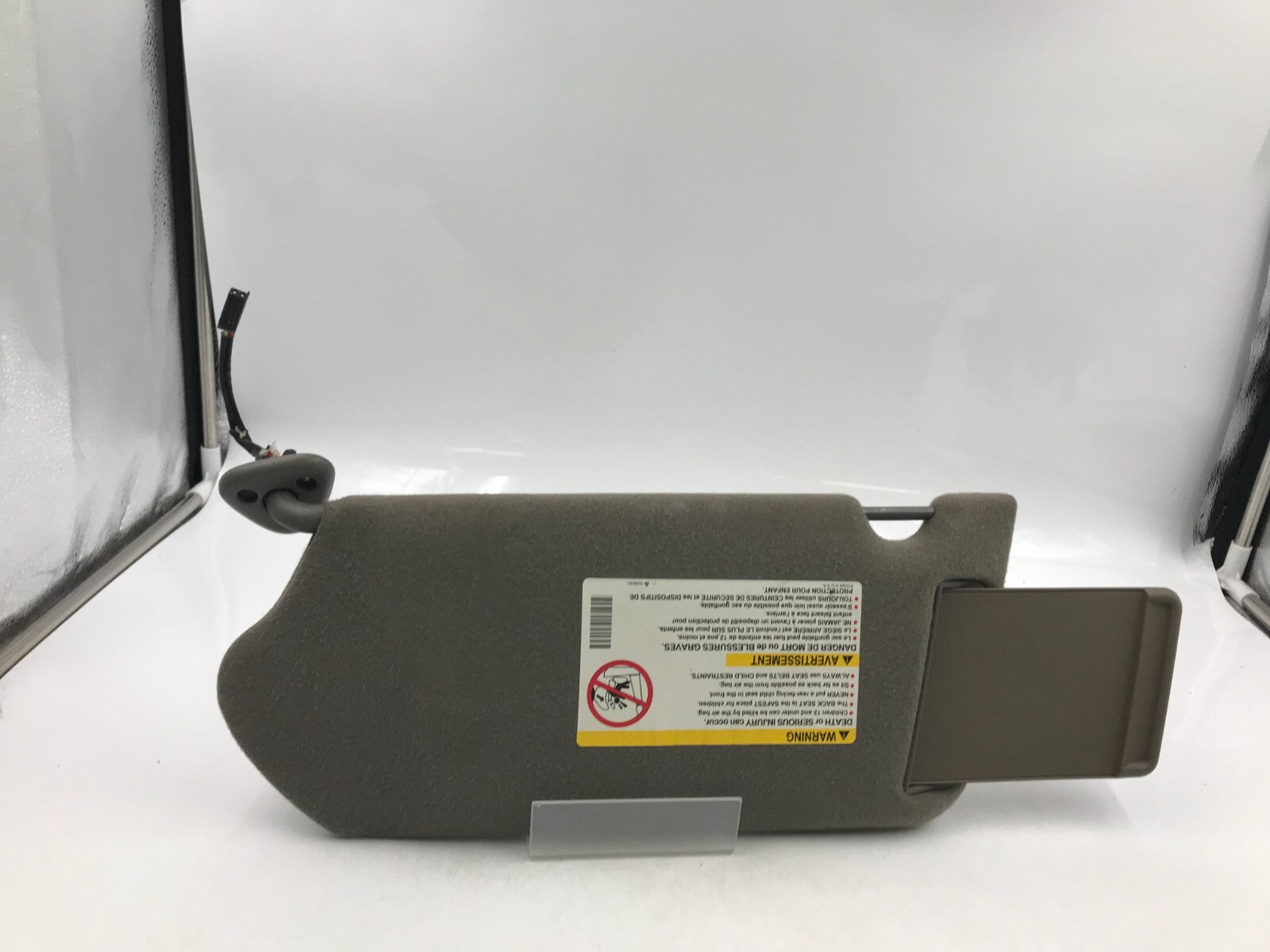 2000-2005 Chevrolet Impala Passenger Sun Visor Gray Illuminated OEM E01B41080