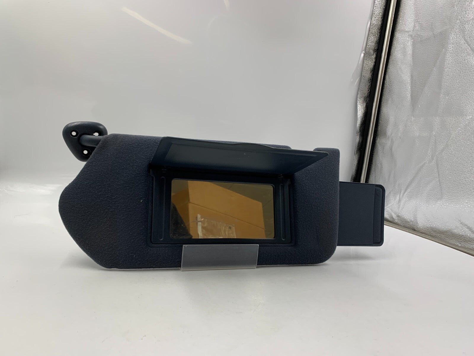 2000-2005 Chevrolet Impala Driver Sun Visor Blue Illumination OEM A02B35093