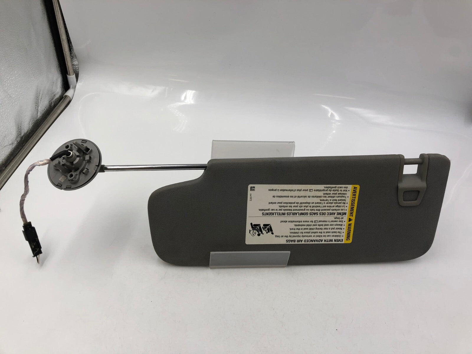 2020-2022 Chevrolet Equinox Passenger Sun Visor Gray Illuminated OEM A03B41056