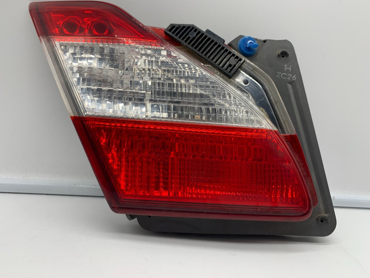 2011-2013 Infiniti M56 Driver Side Lid Mounted Tail Light Taillight B04B43001