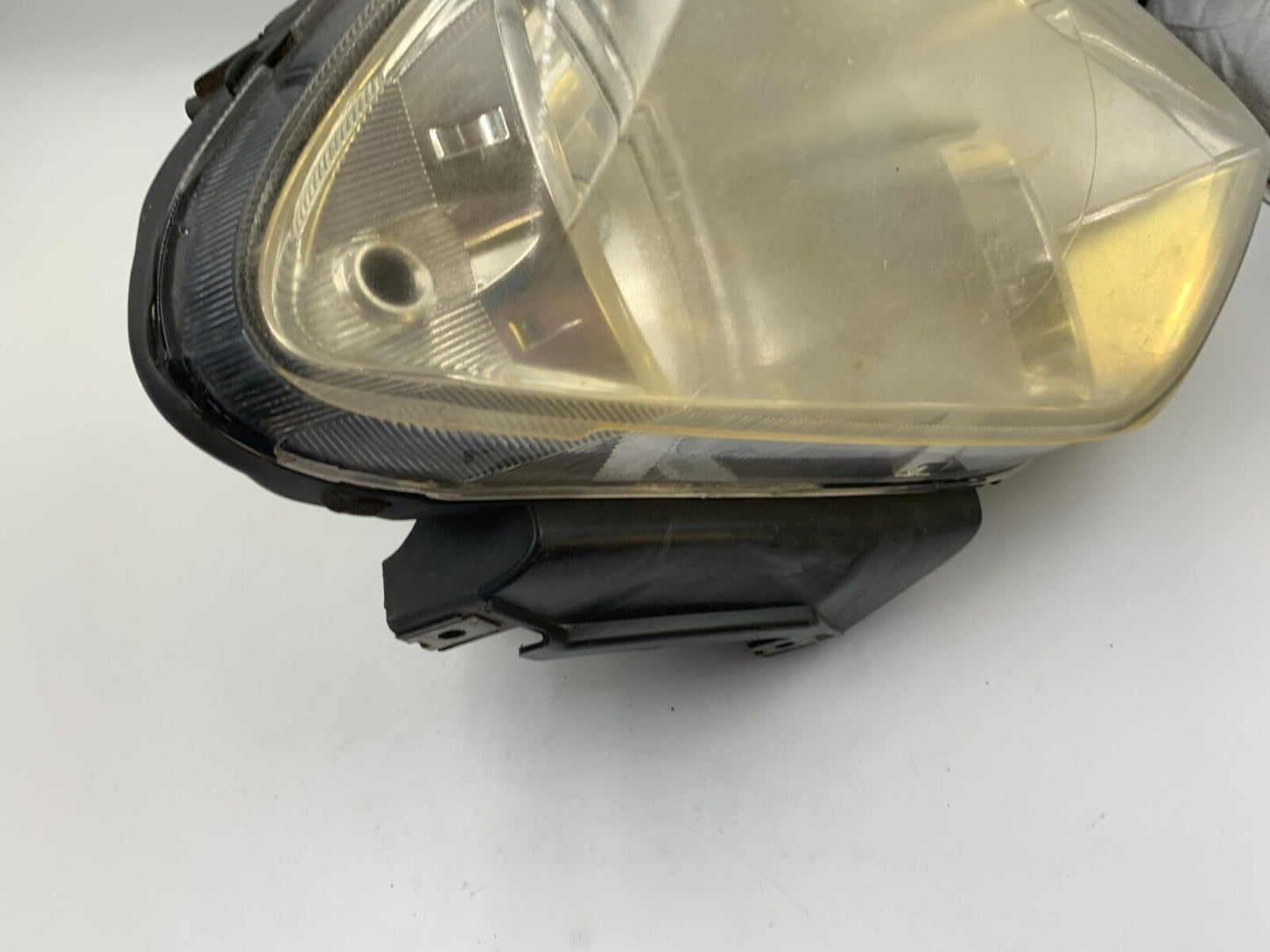 2007-2008 Chrysler Pacifica Driver Side Head Light Headlight OEM D02B57001
