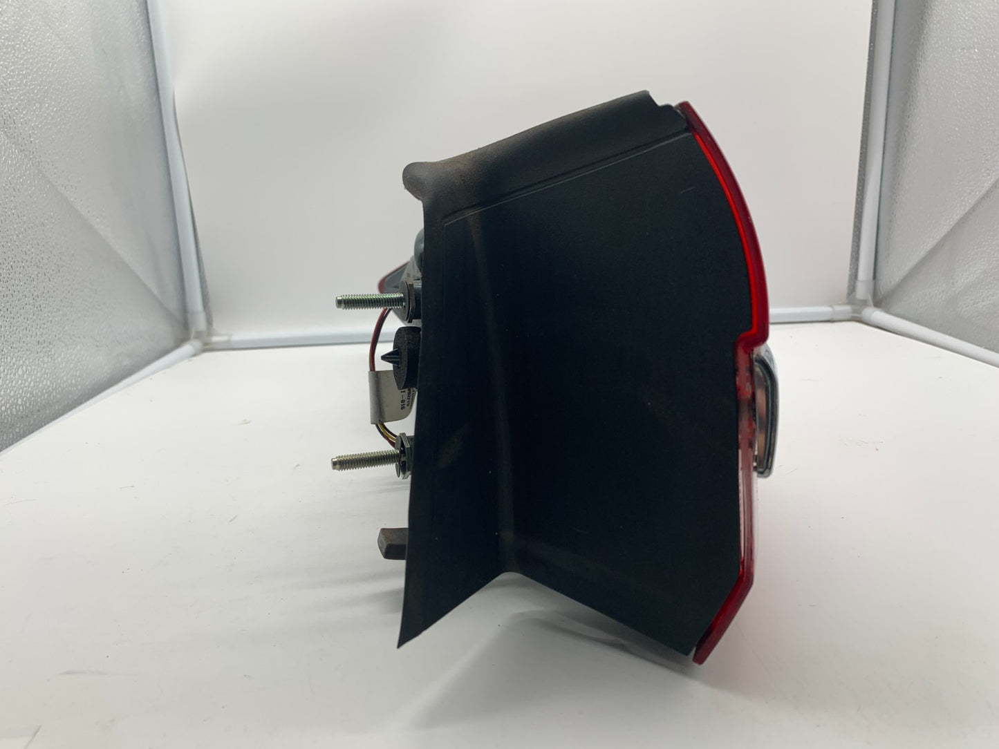 2017-2020 Ford Fusion Driver Side Tail Light Taillight OEM B04B23018