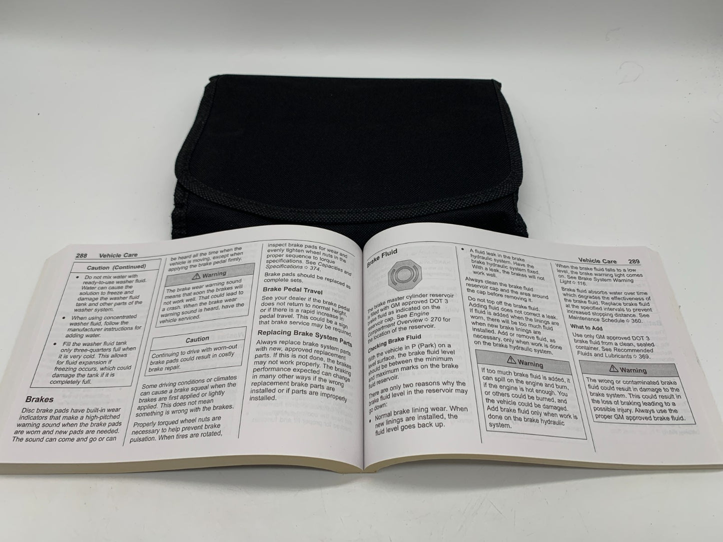 2020 Chevrolet Equinox Owners Manual Set with Case OEM B03B44002