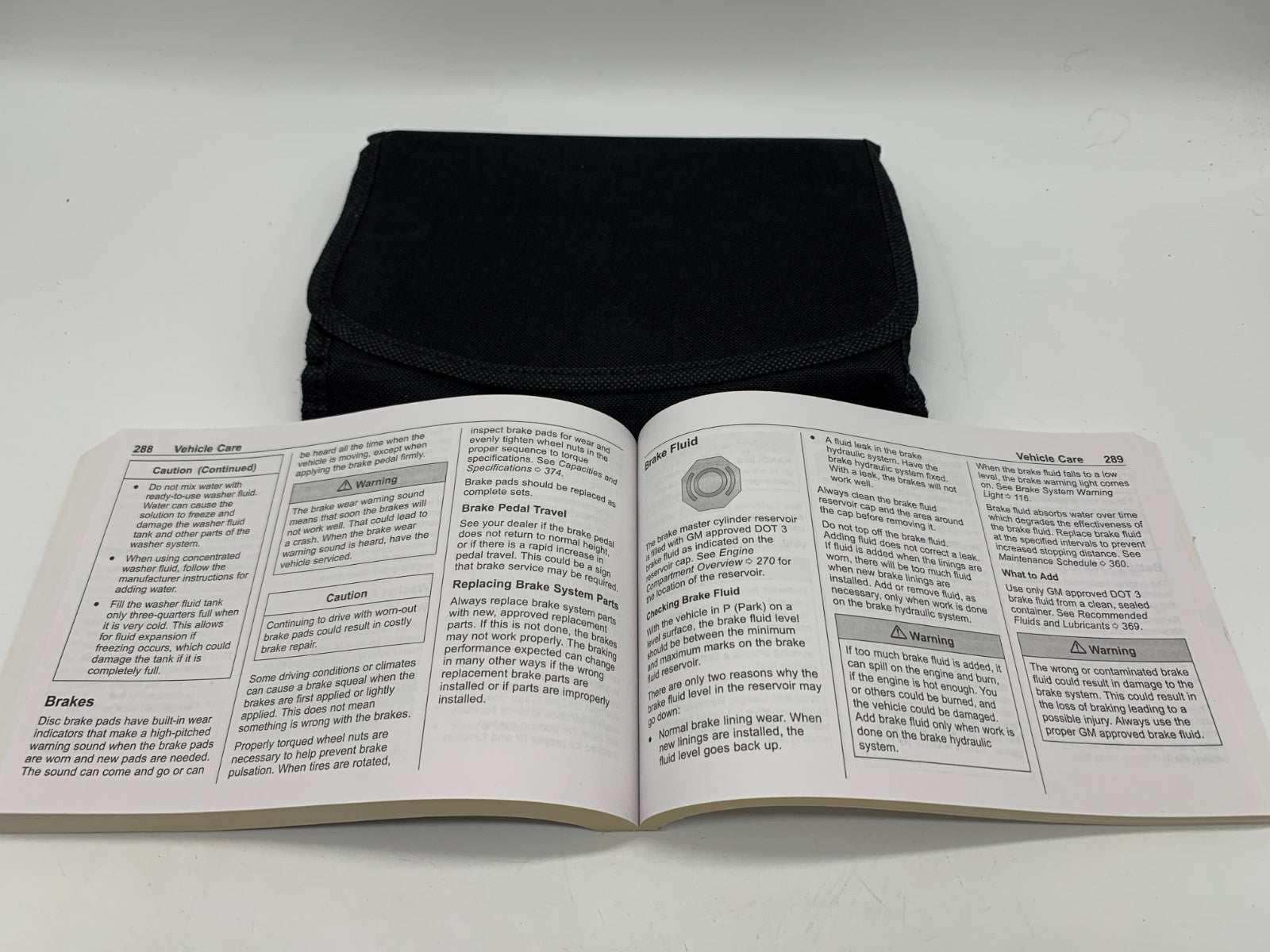 2020 Chevrolet Equinox Owners Manual Set with Case OEM B03B44002