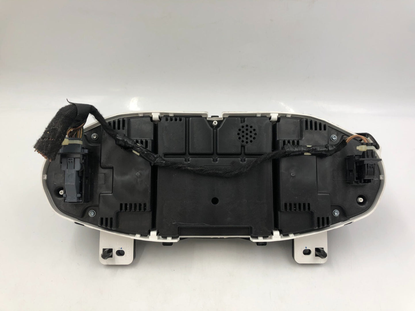 2015-2017 Ford Fiesta  Speedometer Instrument Cluster 24,582 Miles OEM C04B39008