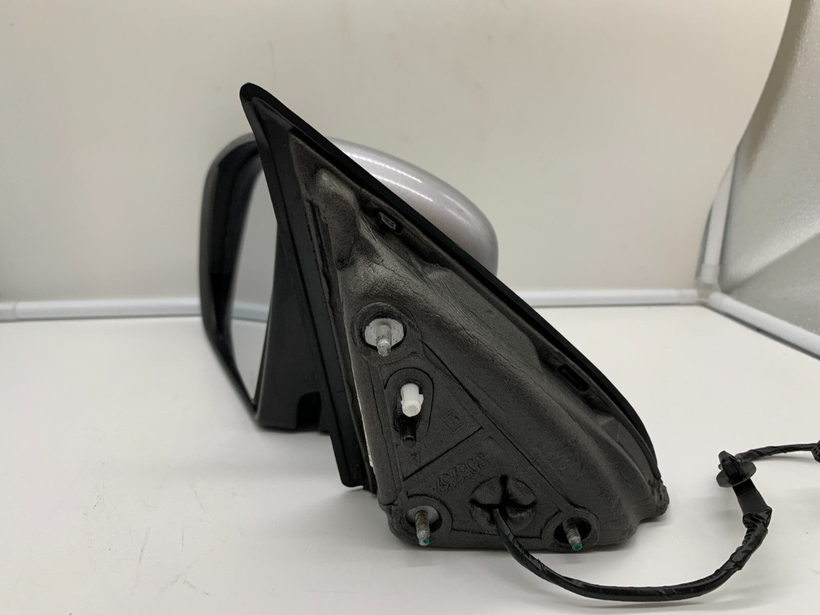 2014-2021 Jeep Cherokee Driver Side View Power Door Mirror Silver D01B57005