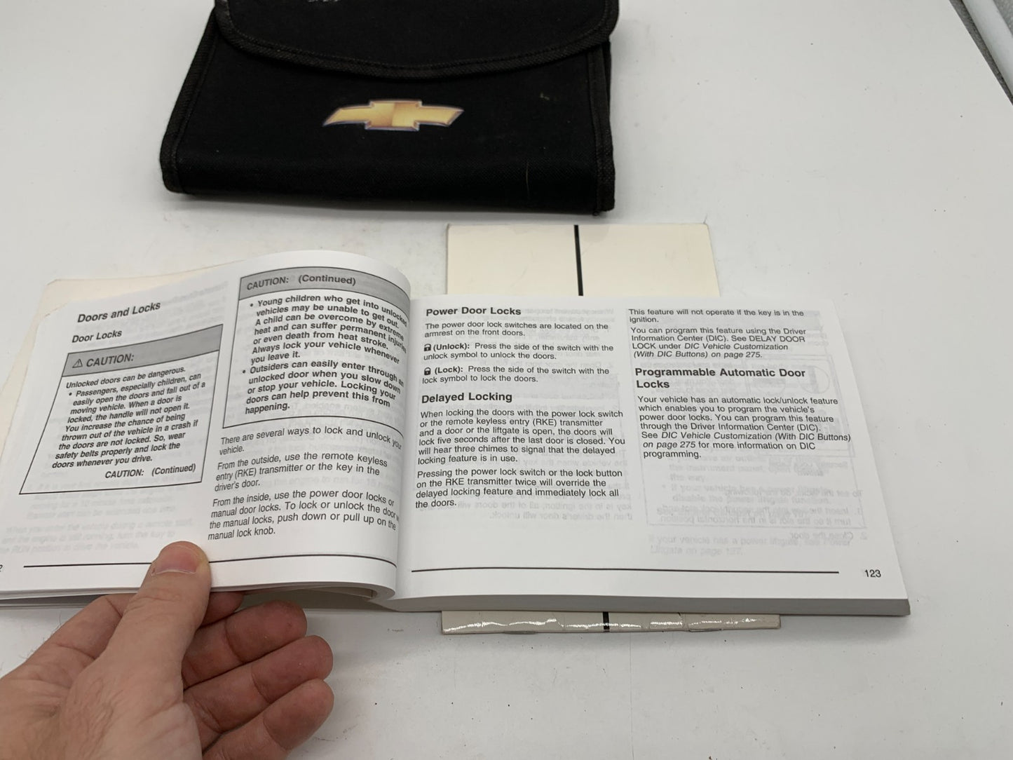 2007 Chevrolet Tahoe Suburban Owners Manual Set with Case OEM