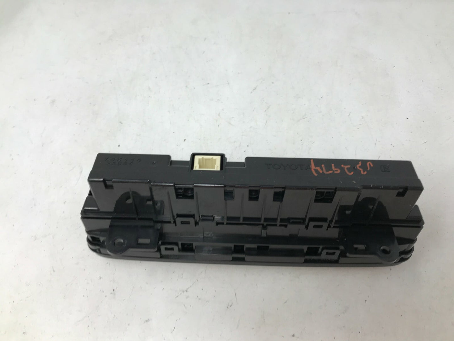 2017-2019 Toyota Corolla AC Heater Climate Control Unit OEM D02B39011