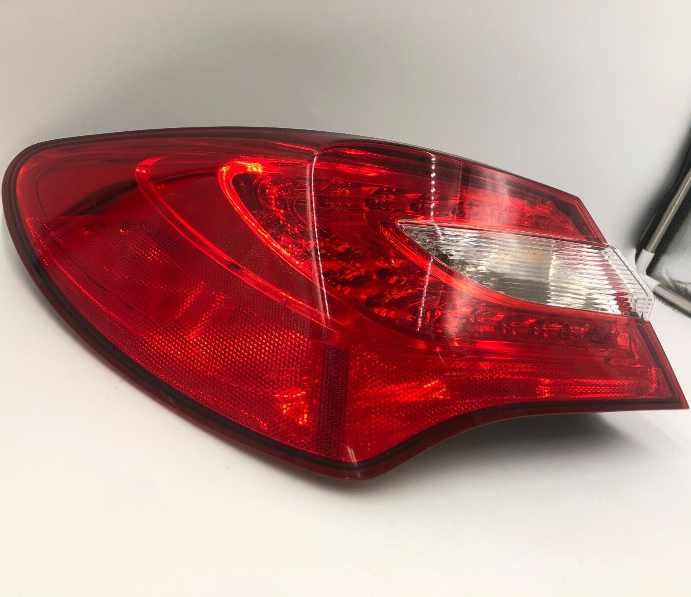 2011-2014 Chrysler 200 Driver Side Tail Light Taillight OEM E02B51026