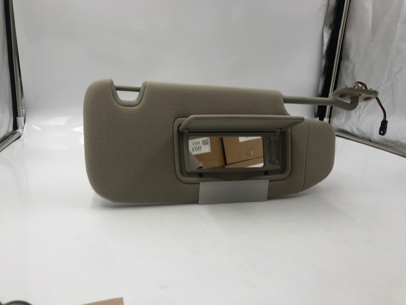2006-2009 Ford Fusion Passenger Sun Visor Gray Illumination OEM A02B54046
