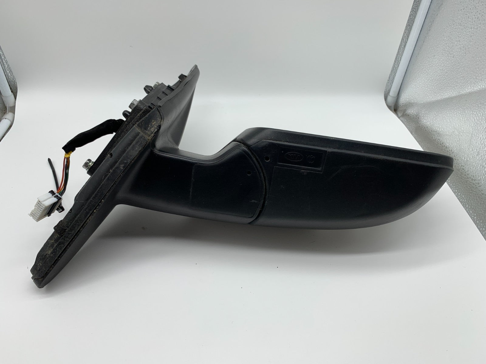 2011-2015 Kia Sorento Passenger Side View Power Door Mirror Gray OEM C03B56001