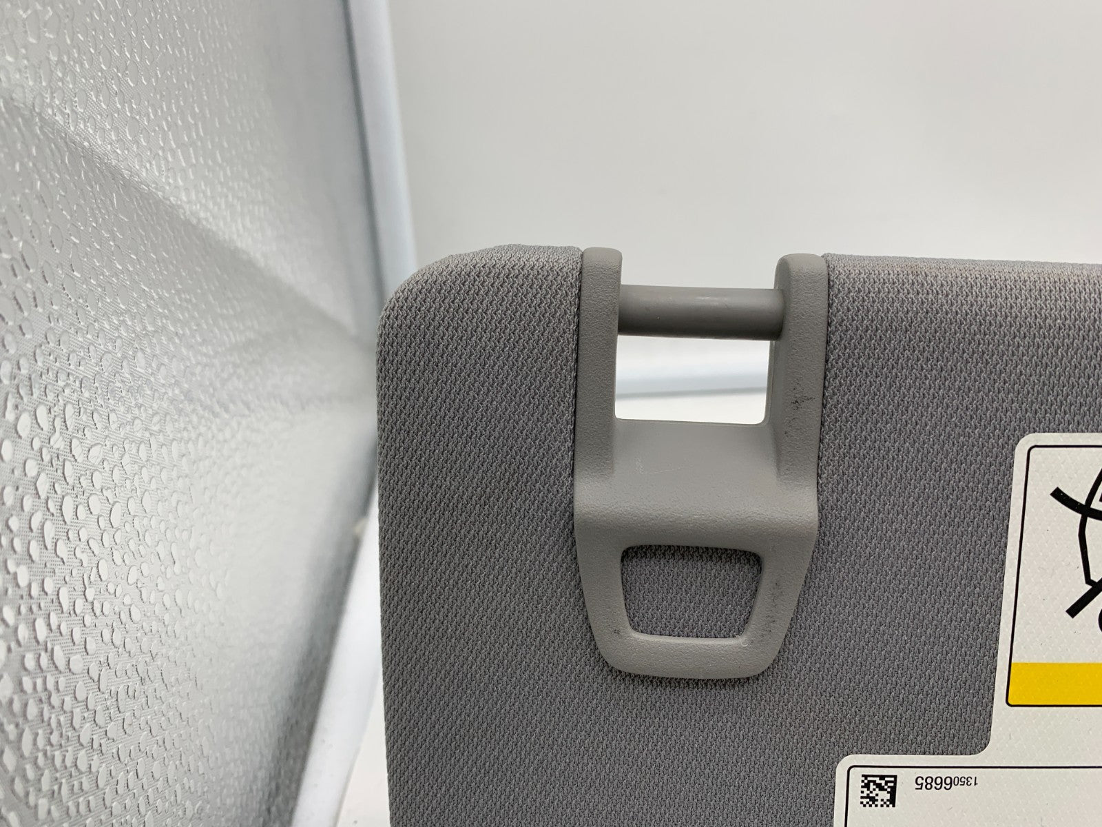 2018-2019 Chevrolet Equinox Driver Sun Visor Gray Illuminated OEM A03B14059