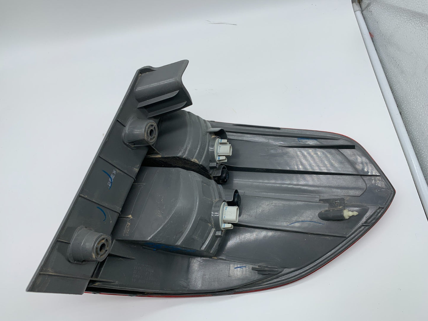 2005-2006 Honda Odyssey Driver Side Tail Light Taillight OEM D03B44001