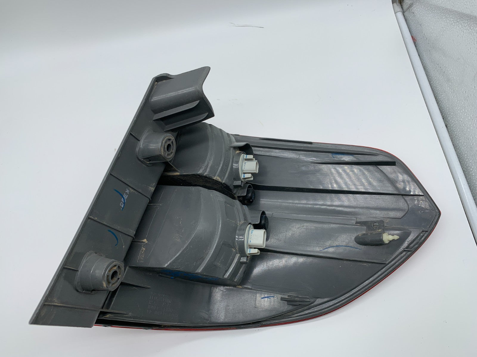 2005-2006 Honda Odyssey Driver Side Tail Light Taillight OEM D03B44001
