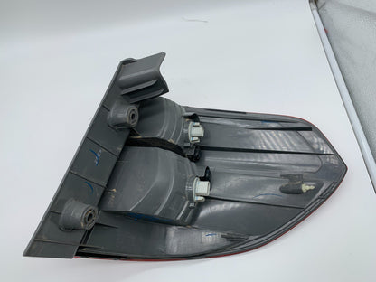 2005-2006 Honda Odyssey Driver Side Tail Light Taillight OEM D03B44001