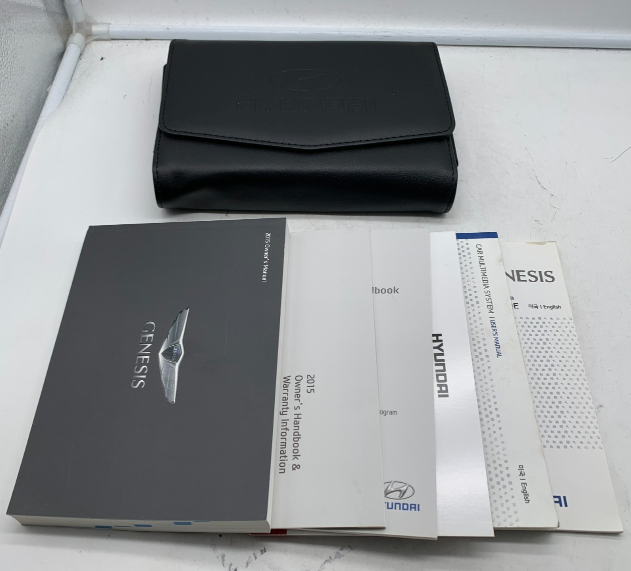 2015 Hyundai Genesis Owners Manual Set with Case OEM R01B16005