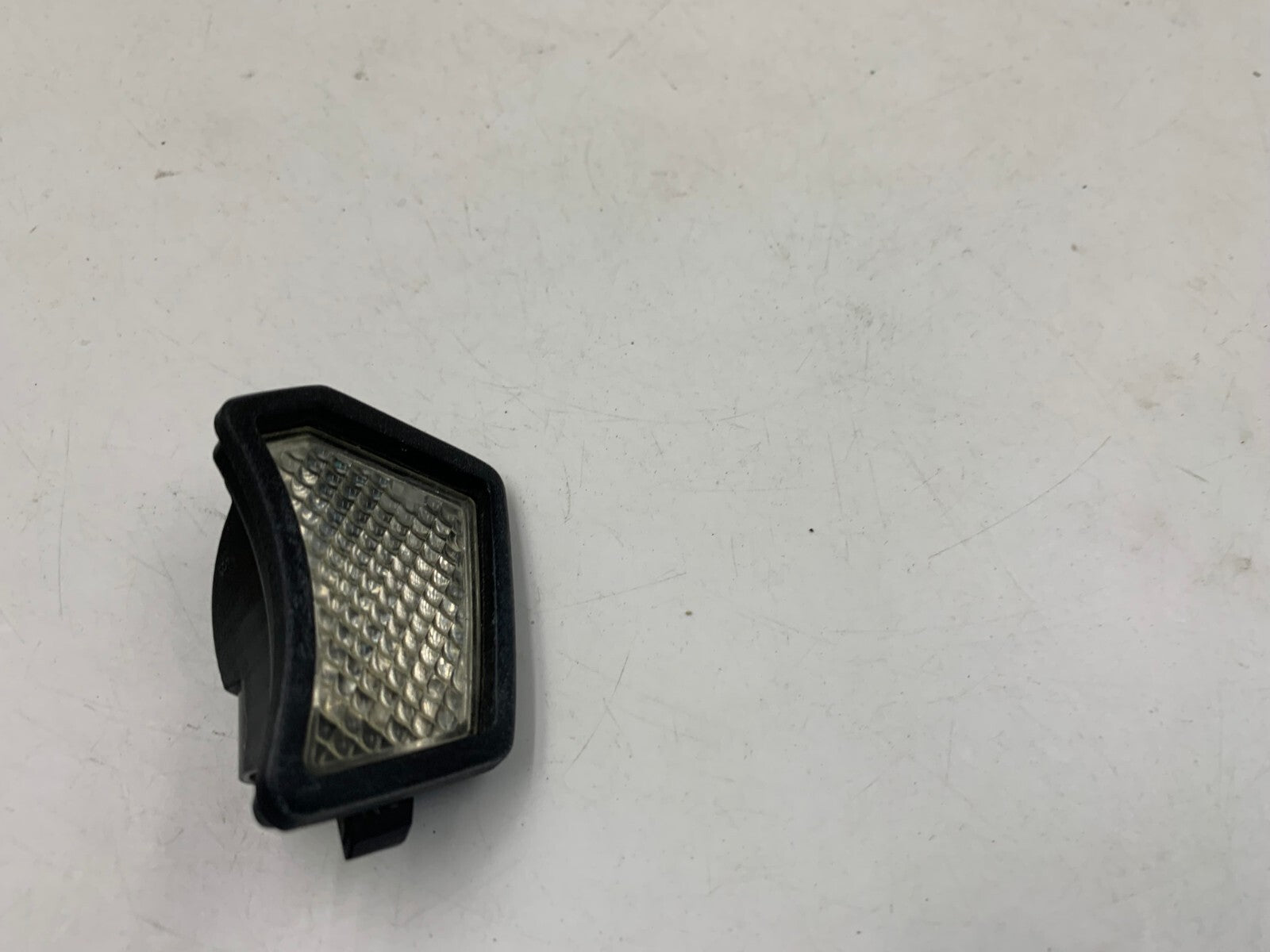 2004-2006 Volvo S60 Passenger Side Power Door Mirror Blinker Only OEM B02B39004